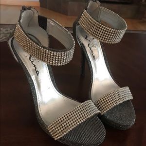Nina Crystal Embellished Heels Size 6-1/2